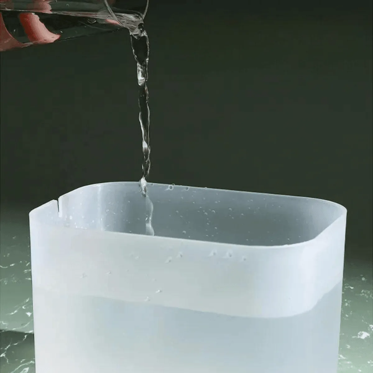 Pet Water Fountain Dispenser – Automatic, Quiet, and Durable 50.7Oz Hydration Solution with Adjustable Flow for Cats and Dogs
