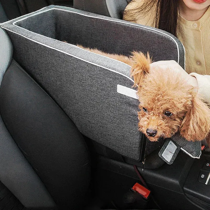 Portable Pet Safety Seat for Cars - Ideal for Small Dogs and Cats